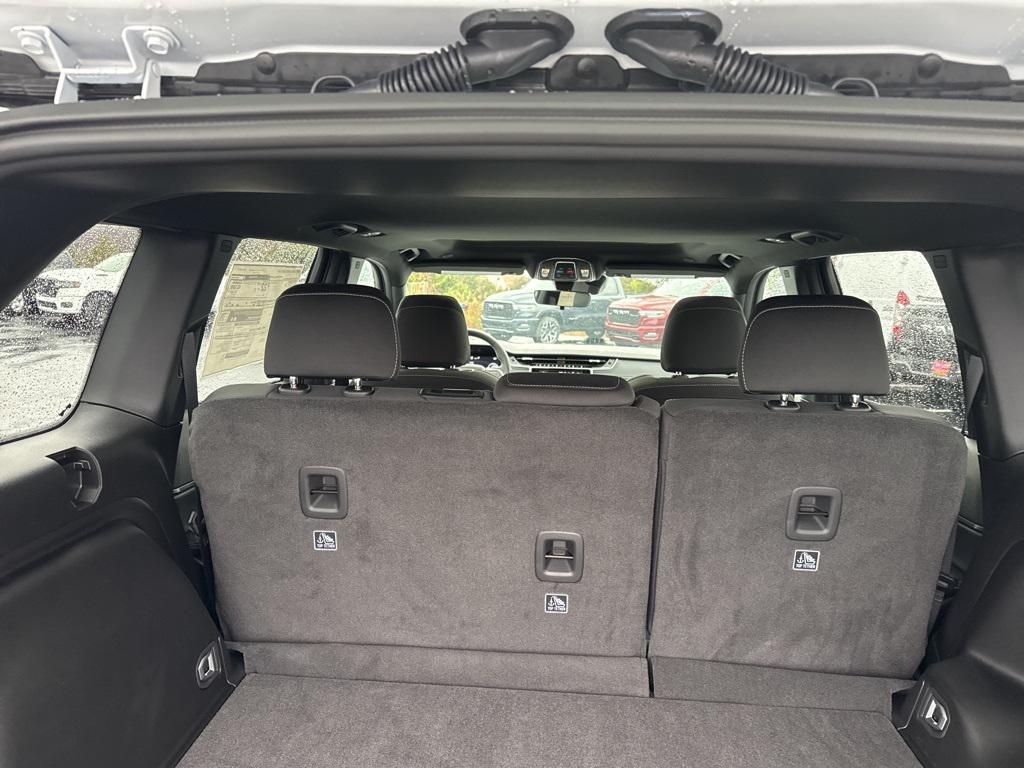 new 2025 Jeep Grand Cherokee car, priced at $38,522