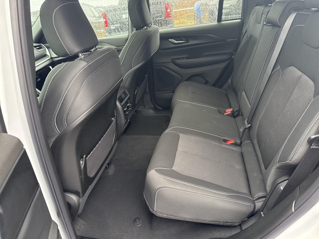 new 2025 Jeep Grand Cherokee car, priced at $38,522