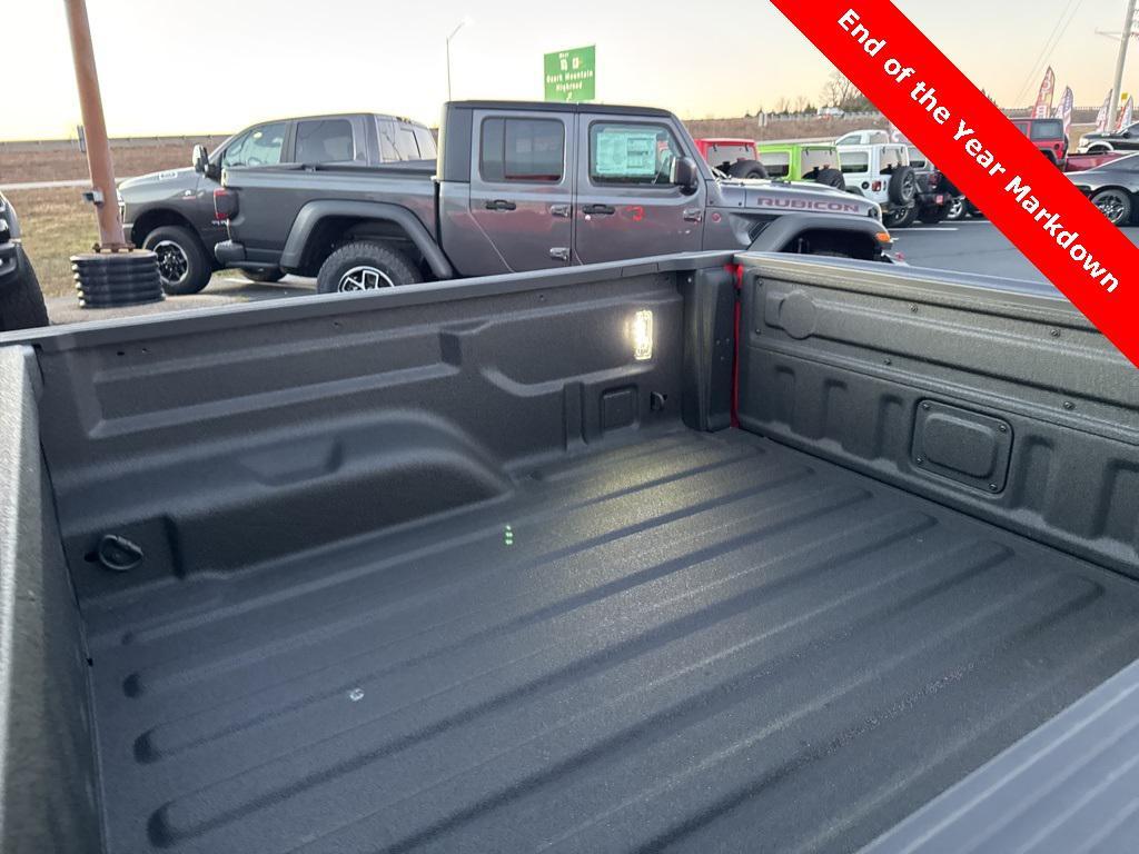 new 2026 Jeep Gladiator car, priced at $60,485