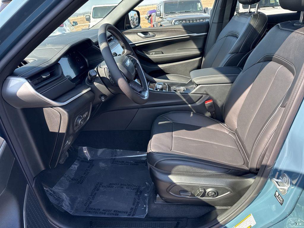 new 2026 Jeep Grand Cherokee car, priced at $56,490