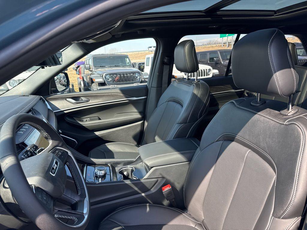 new 2026 Jeep Grand Cherokee car, priced at $56,490