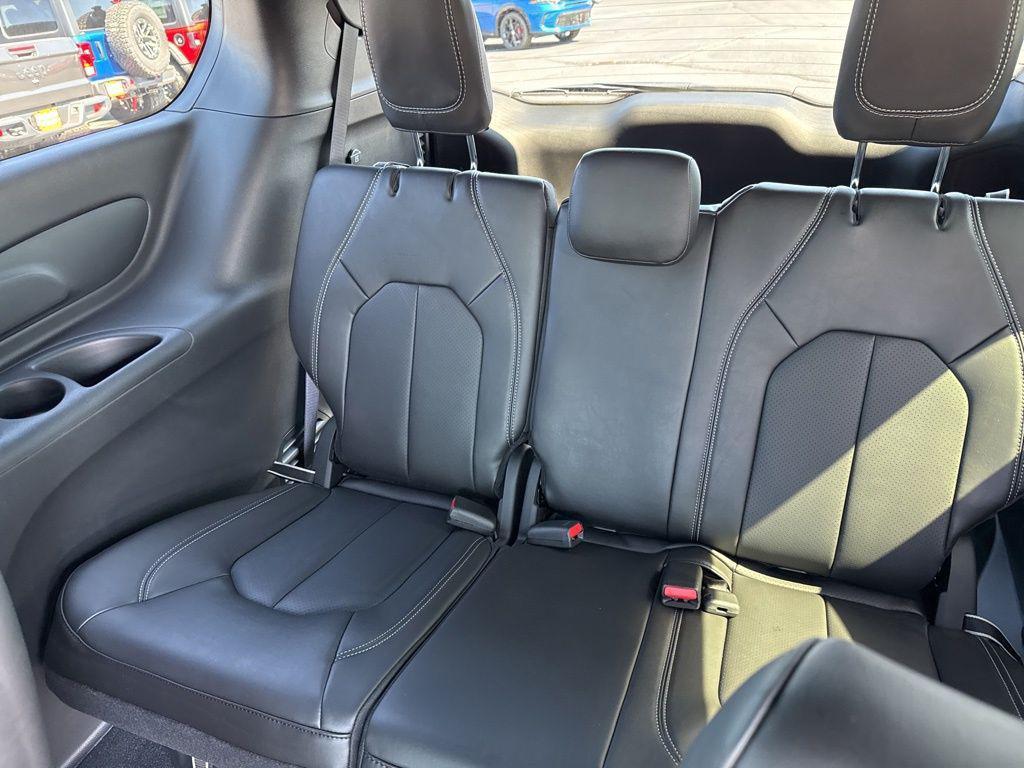 new 2025 Chrysler Pacifica car, priced at $41,196