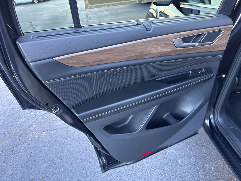 used 2024 Volkswagen Atlas car, priced at $26,868