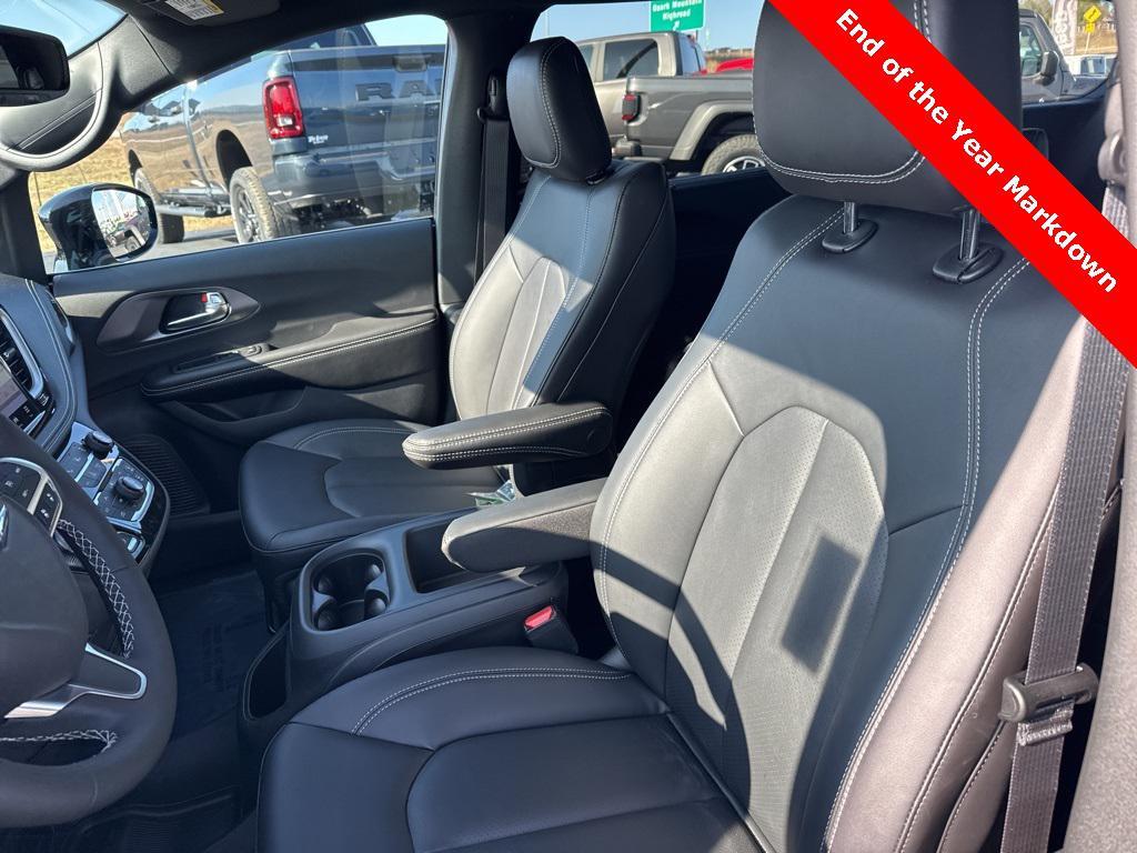 new 2026 Chrysler Pacifica car, priced at $44,496