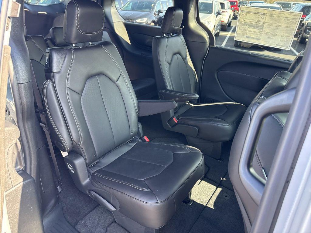 new 2026 Chrysler Pacifica car, priced at $43,496