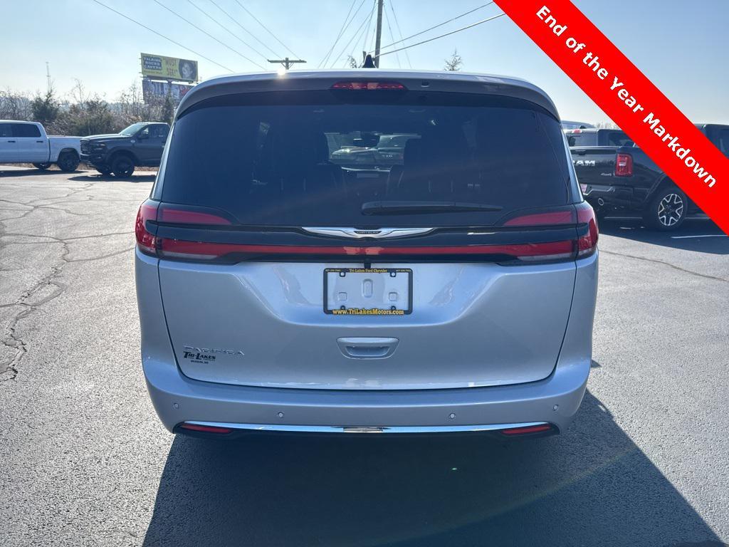 new 2026 Chrysler Pacifica car, priced at $44,496