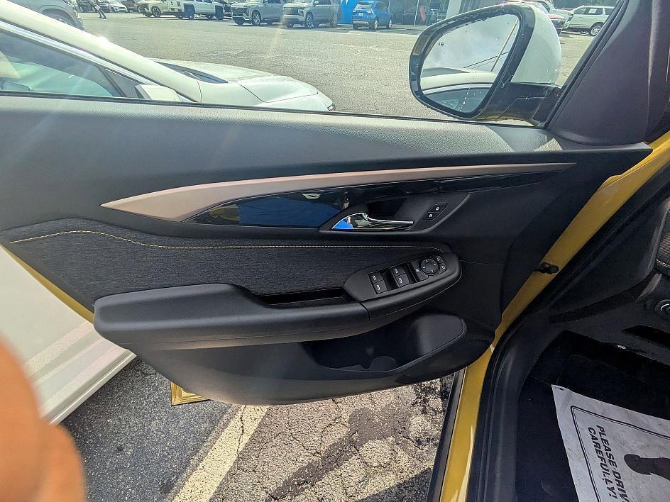 new 2025 Chevrolet TrailBlazer car, priced at $25,325