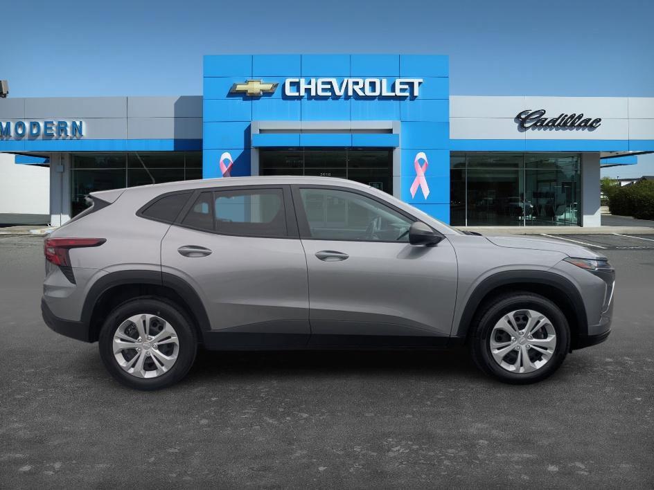 used 2024 Chevrolet Trax car, priced at $15,381