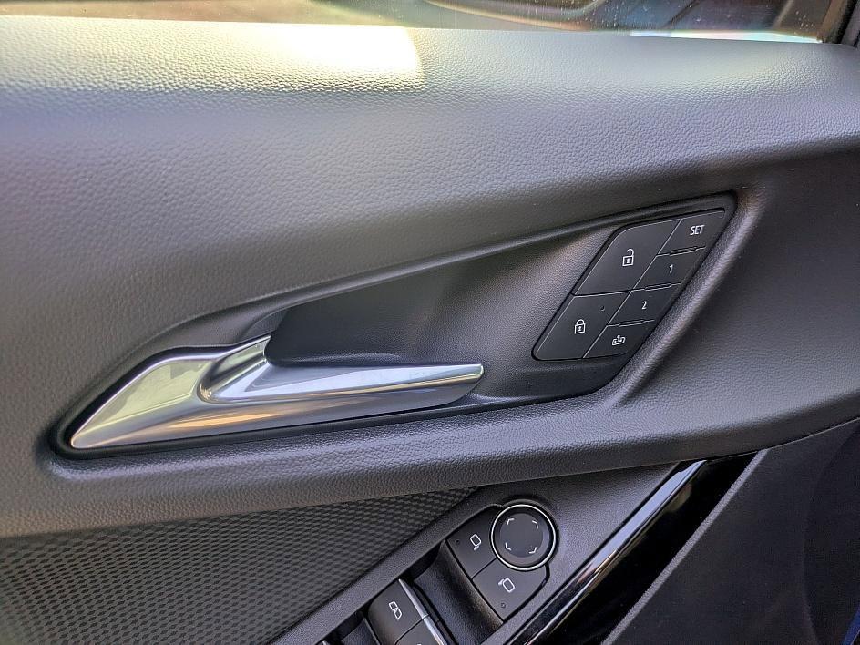 new 2026 Chevrolet Equinox car, priced at $32,144