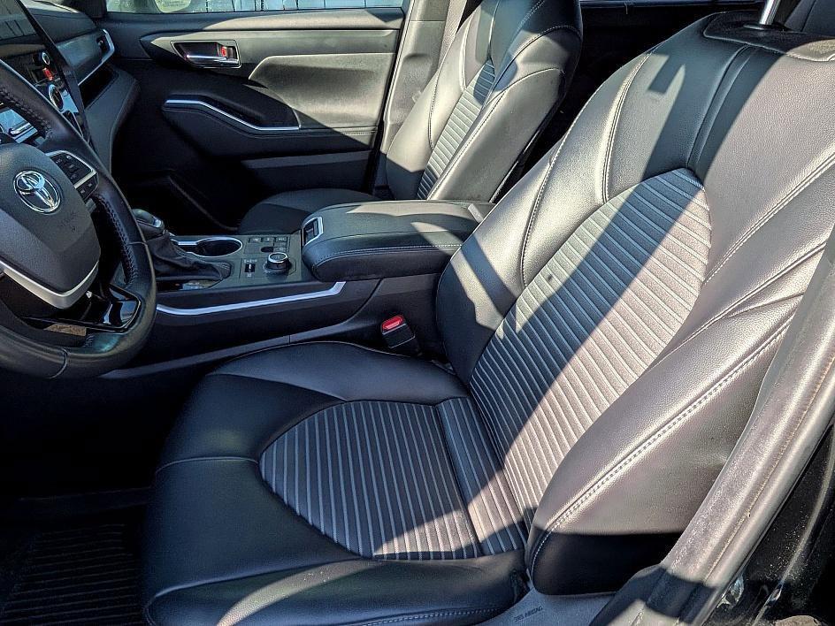 used 2024 Toyota Highlander car, priced at $37,932