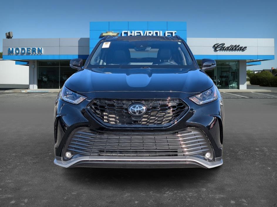 used 2024 Toyota Highlander car, priced at $37,932