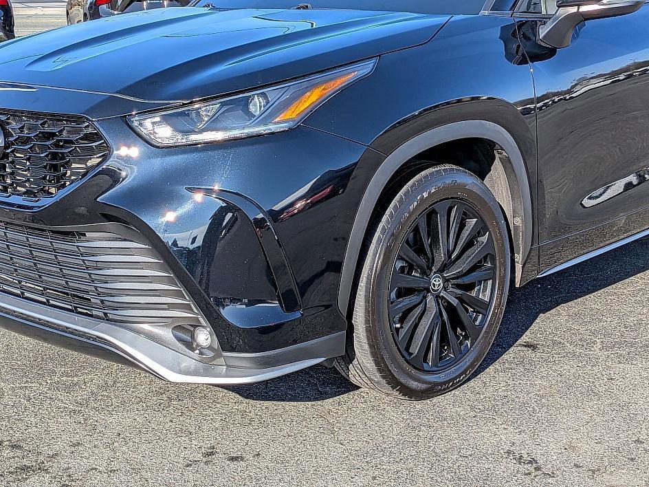 used 2024 Toyota Highlander car, priced at $37,932