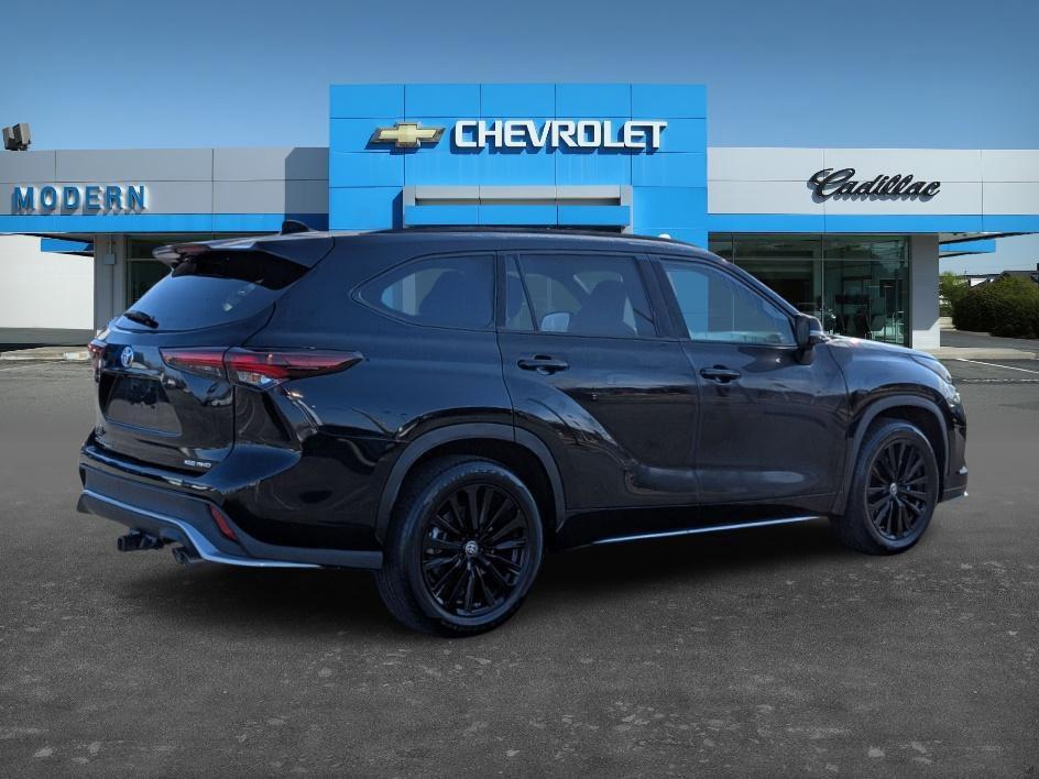 used 2024 Toyota Highlander car, priced at $37,932