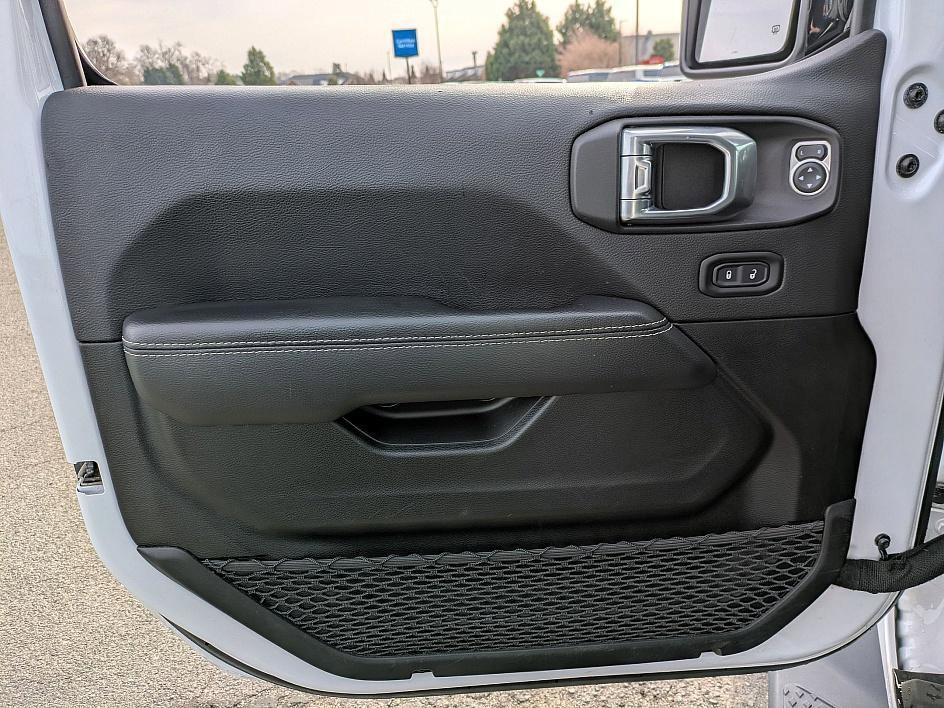 used 2022 Jeep Gladiator car, priced at $27,064