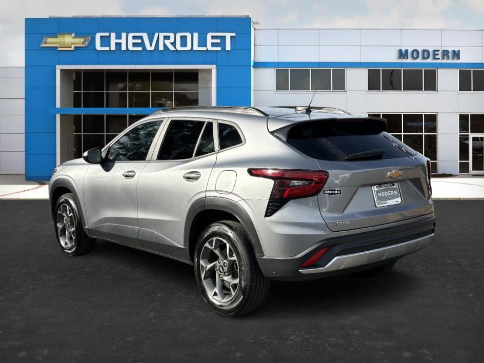 used 2024 Chevrolet Trax car, priced at $20,717