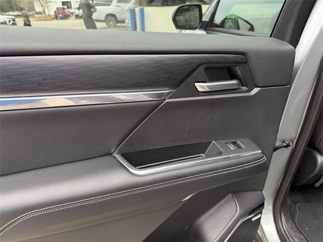 used 2025 GMC Acadia car, priced at $34,285