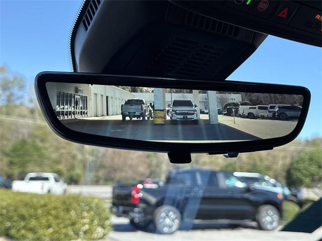 used 2025 Chevrolet Equinox car, priced at $27,600