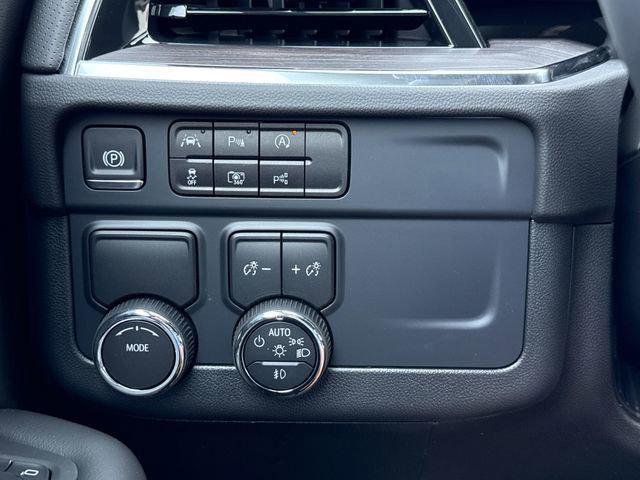 new 2025 Chevrolet Suburban car, priced at $74,195