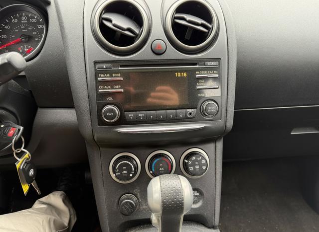 used 2014 Nissan Rogue Select car, priced at $10,000