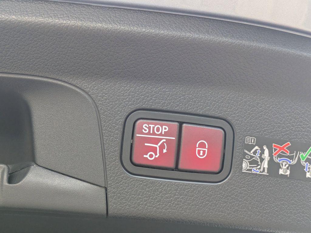 new 2026 Mercedes-Benz GLE 450 car, priced at $107,980