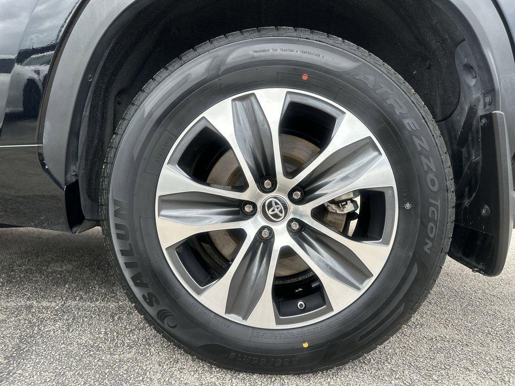 used 2024 Toyota Highlander car, priced at $42,083