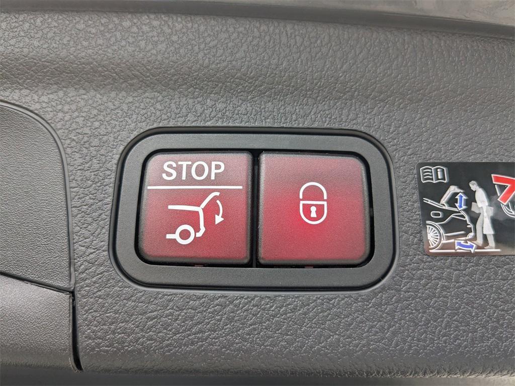 new 2025 Mercedes-Benz GLE 350 car, priced at $80,010