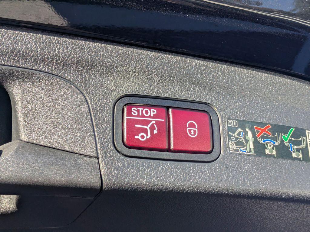 used 2025 Mercedes-Benz GLE 350 car, priced at $59,999