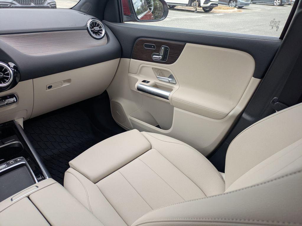 used 2025 Mercedes-Benz GLA 250 car, priced at $39,312