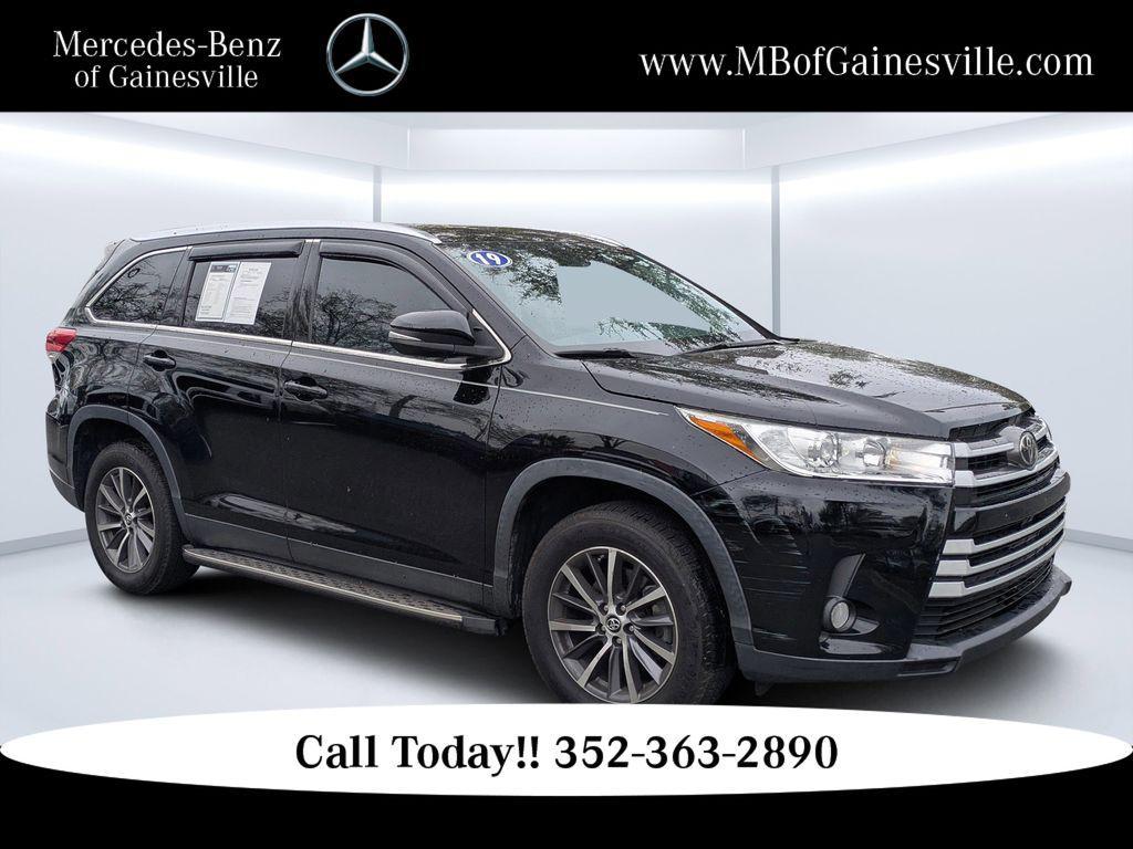 used 2019 Toyota Highlander car, priced at $25,504