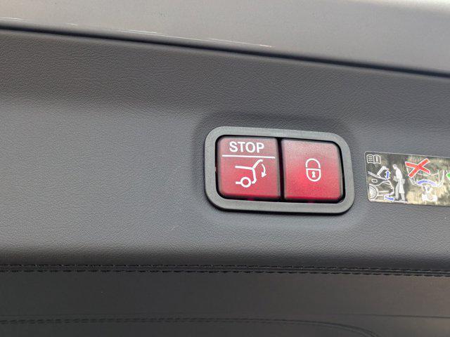 new 2026 Mercedes-Benz Maybach GLS 600 car, priced at $191,700