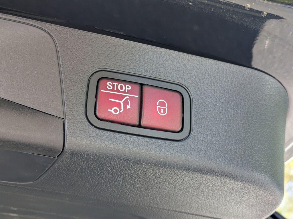 used 2025 Mercedes-Benz GLB 250 car, priced at $41,318