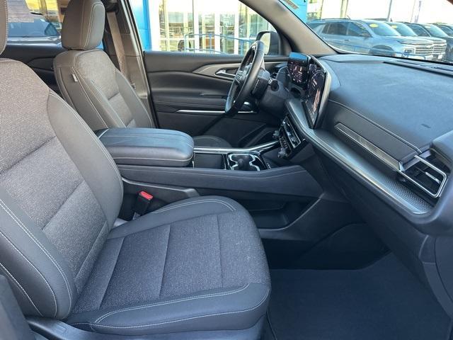 used 2025 Chevrolet Traverse car, priced at $33,499