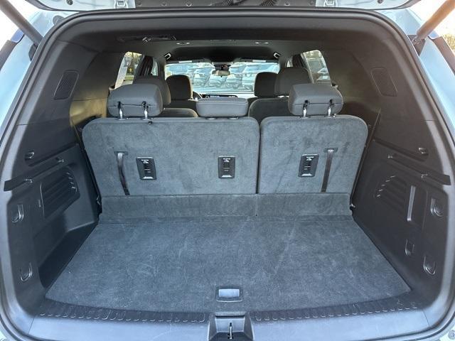 used 2025 Chevrolet Traverse car, priced at $33,499