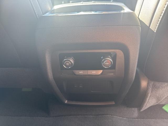 new 2026 Chevrolet Traverse car, priced at $42,980