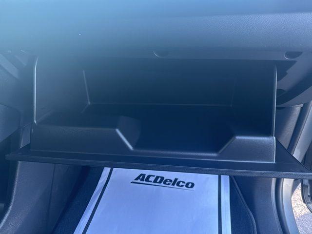 used 2025 Chevrolet Traverse car, priced at $33,490