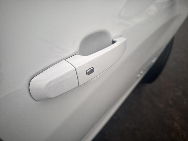 used 2024 Chevrolet Equinox car, priced at $21,499