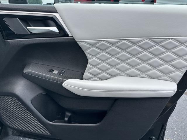 used 2023 Mitsubishi Outlander car, priced at $25,900