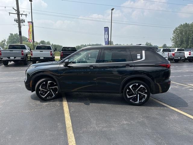 used 2023 Mitsubishi Outlander car, priced at $25,900