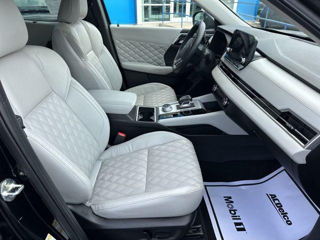used 2023 Mitsubishi Outlander car, priced at $24,895