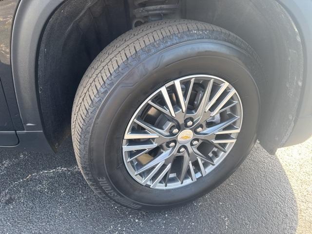 used 2025 Chevrolet Traverse car, priced at $33,900