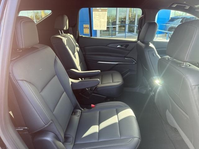 used 2025 Chevrolet Traverse car, priced at $33,900