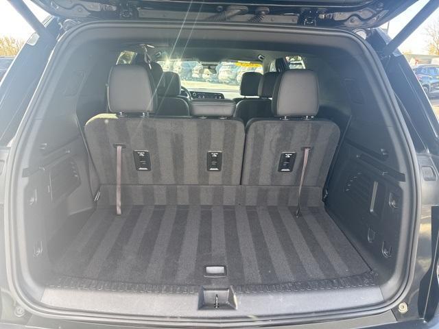 used 2025 Chevrolet Traverse car, priced at $33,900