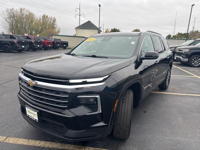 used 2025 Chevrolet Traverse car, priced at $33,200
