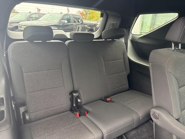 used 2025 Chevrolet Traverse car, priced at $33,200