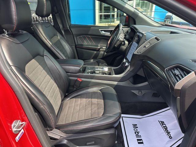 used 2024 Ford Edge car, priced at $31,800