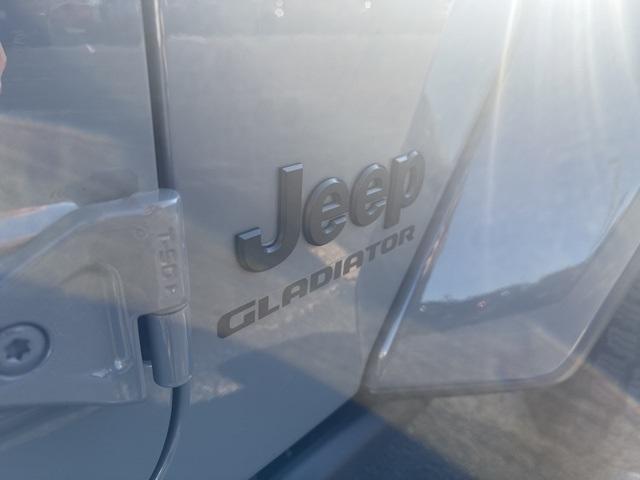 used 2021 Jeep Gladiator car, priced at $23,900