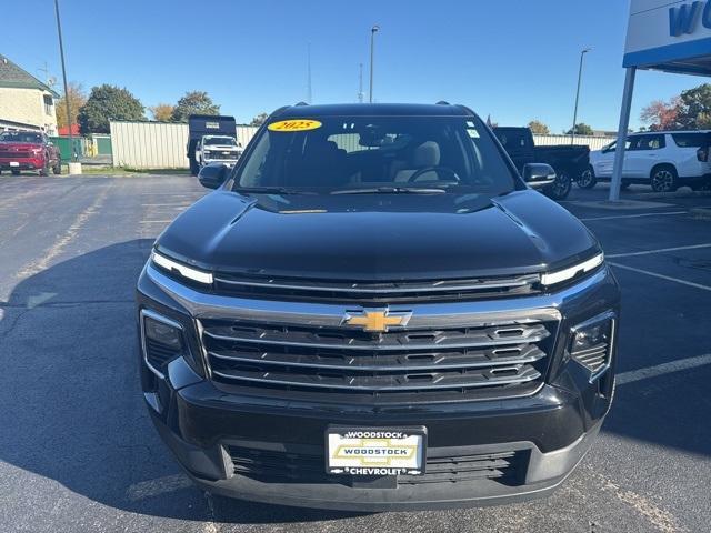 used 2025 Chevrolet Traverse car, priced at $33,800