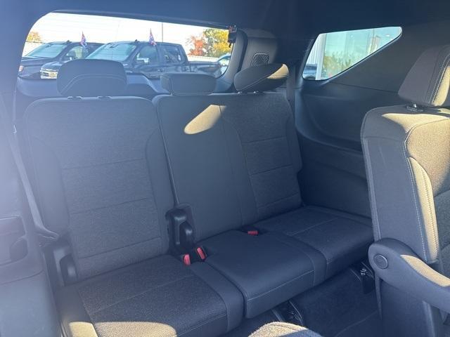 used 2025 Chevrolet Traverse car, priced at $33,800