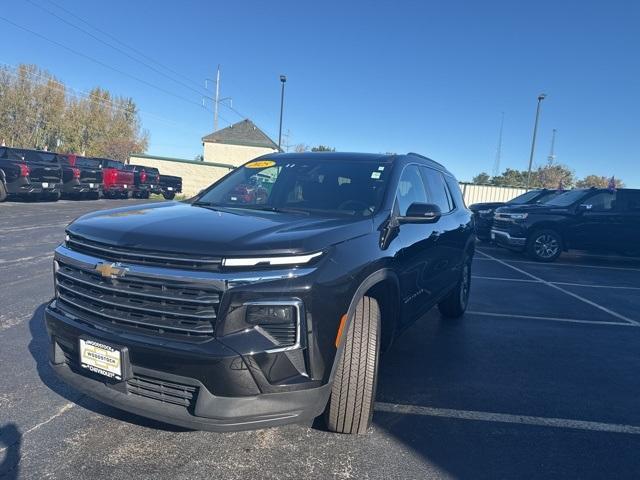 used 2025 Chevrolet Traverse car, priced at $33,800