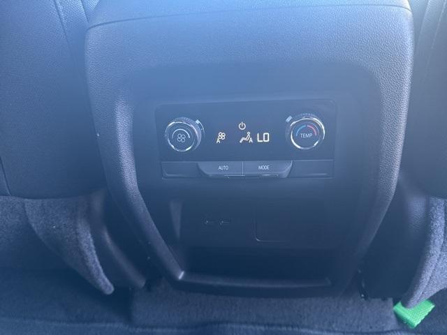 used 2025 Chevrolet Traverse car, priced at $33,800